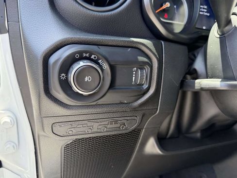 Used 2025 Jeep Wrangler Unlimited Sport AWD/4WD image 27