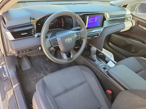 Used 2025 Toyota Camry LE image 8