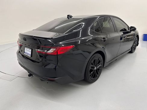 Used 2025 Toyota Camry SE w/ Convenience Package AWD/4WD image 5