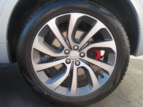 Used 2023 Land Rover Discovery Sport SE R-Dynamic image 11