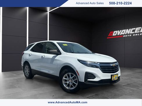 Used 2022 Chevrolet Equinox LS w/ LS Convenience Package AWD/4WD image 1