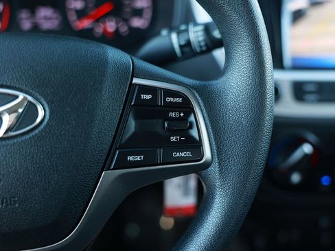 Used 2022 Hyundai Accent SEL image 22