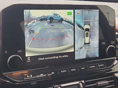 Used 2023 Nissan Pathfinder Platinum w/ Cargo Package image 18