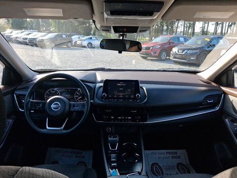 Used 2021 Nissan Rogue SV FWD image 9