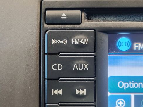 Used 2013 Nissan Sentra SL w/ Premium Pkg image 19