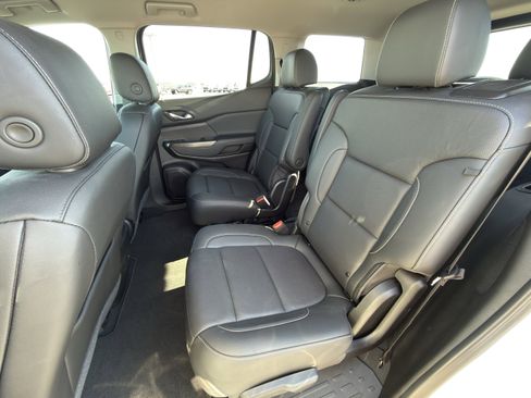 Used 2023 GMC Acadia SLT w/ Elevation Edition image 12