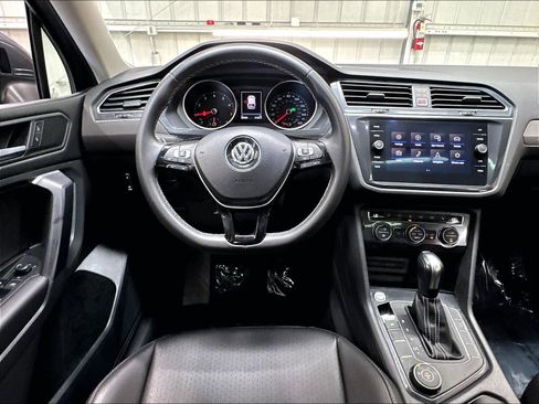 Used 2021 Volkswagen Tiguan SE w/ Panoramic Sunroof Package AWD/4WD image 11