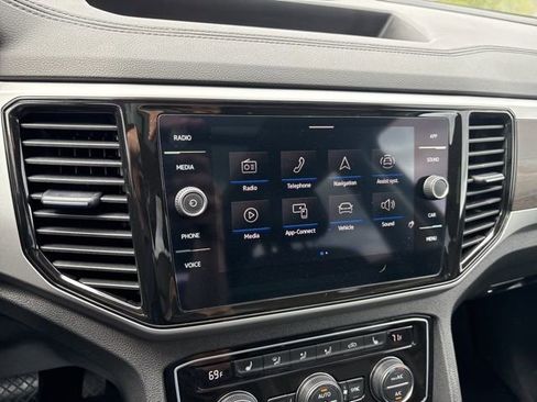 Certified 2023 Volkswagen Atlas SE w/ Panoramic Sunroof Package AWD/4WD image 20