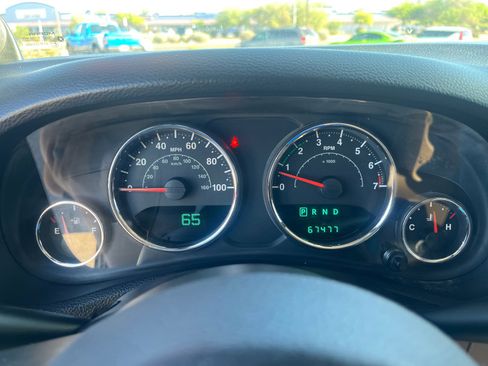 Used 2013 Jeep Wrangler Unlimited Rubicon w/ Dual Top Group AWD/4WD image 10