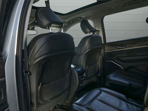 Used 2021 Jeep Grand Cherokee L Limited image 22