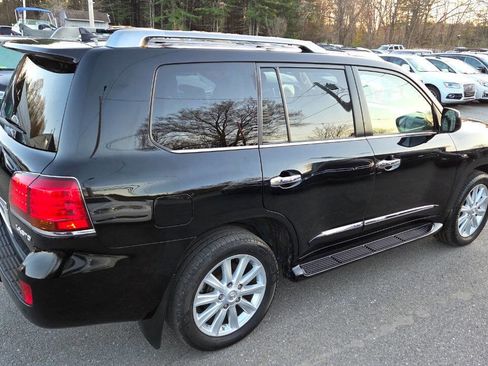 Used 2011 Lexus LX 570 4WD image 16
