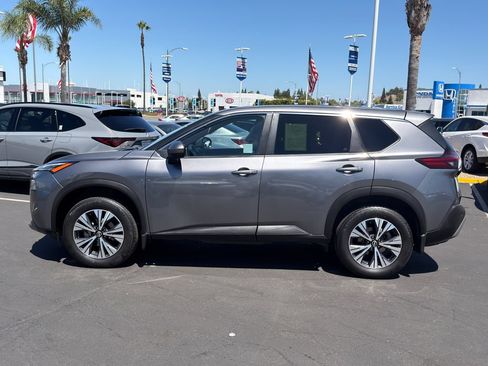Used 2023 Nissan Rogue SV FWD image 7