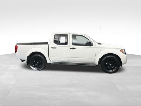 Used 2020 Nissan Frontier SV w/ Midnight Edition Floor Mats RWD image 6