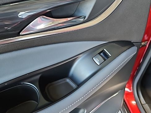 Used 2024 Buick Enclave Premium image 24