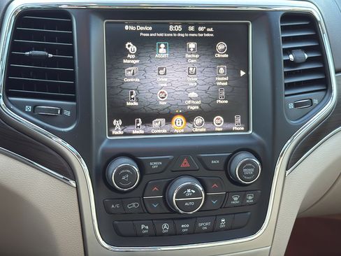 Used 2017 Jeep Grand Cherokee Overland AWD/4WD image 34