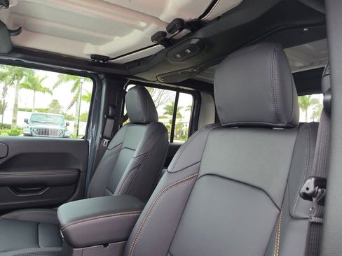 New 2026 Jeep Gladiator Sport image 10