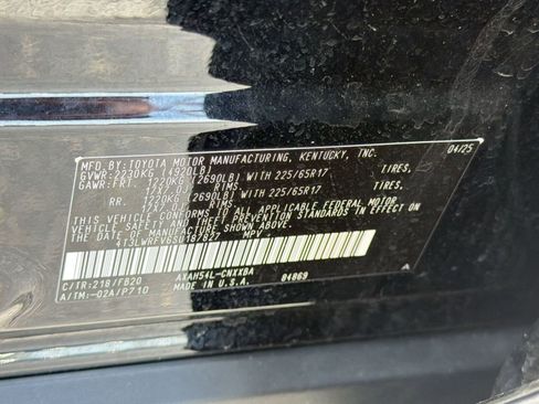 Used 2025 Toyota RAV4 LE AWD/4WD image 22