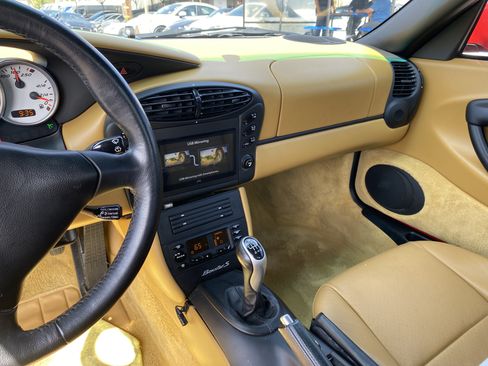 Used 2001 Porsche Boxster S RWD image 11