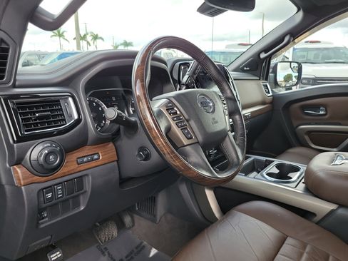 Used 2021 Nissan Titan Platinum Reserve w/ Moonroof Package image 7