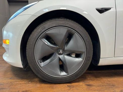 Used 2020 Tesla Model 3 Standard Range Plus image 9