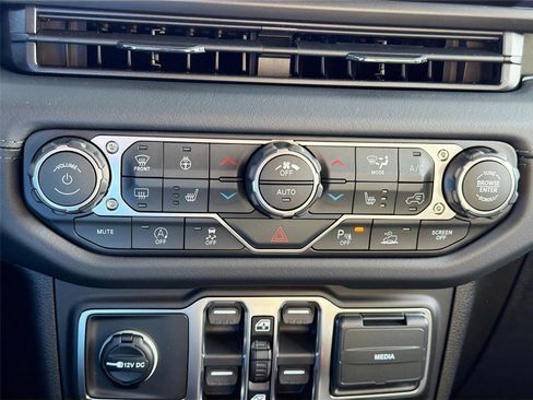 New 2026 Jeep Gladiator Mojave AWD/4WD image 16