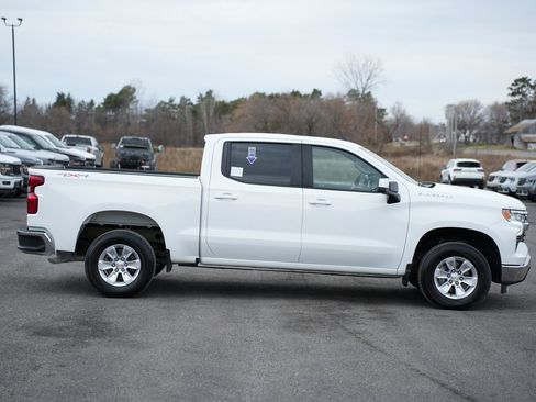 Used 2025 Chevrolet Silverado 1500 LT image 4