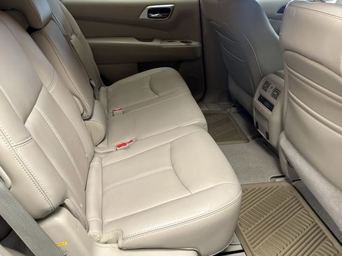 Used 2013 Nissan Pathfinder SL image 17