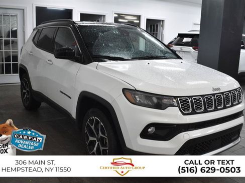 Used 2025 Jeep Compass Limited AWD/4WD image 4