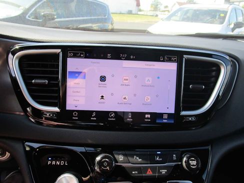 New 2026 Chrysler Voyager LX FWD image 30