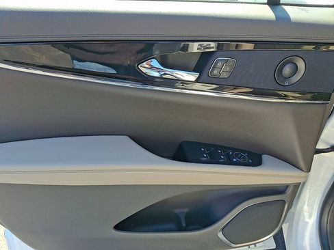 Used 2023 Lincoln Nautilus Reserve w/ Equipment Group 201A image 12