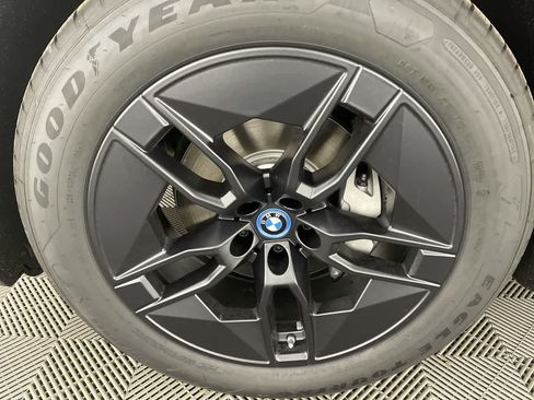 Certified 2024 BMW iX xDrive50 AWD/4WD image 8