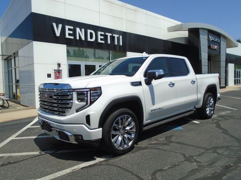 Used 2023 GMC Sierra 1500 Denali w/ Denali Reserve Package AWD/4WD image 1
