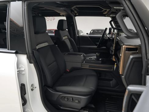 Used 2025 GMC Hummer EV 2X w/ LPO, Sport Package AWD/4WD image 44