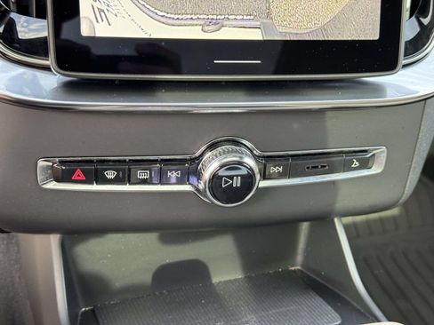 Certified 2026 Volvo XC90 B6 Plus w/ Protection Package Premier AWD/4WD image 30