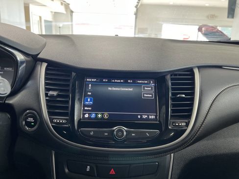 Used 2018 Chevrolet Trax LT w/ LT Convenience Package image 16