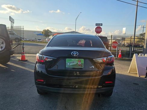 Used 2018 Toyota Yaris iA image 4