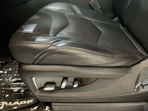 Used 2020 Cadillac Escalade Luxury image 12