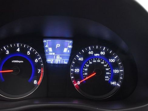 Used 2012 Hyundai Accent GS FWD image 11