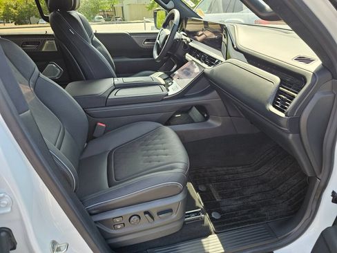 Used 2025 INFINITI QX80 Autograph AWD/4WD image 10