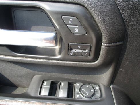 Used 2022 GMC Sierra 3500 Denali w/ Denali Ultimate Package AWD/4WD image 25