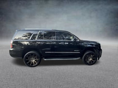 Used 2017 GMC Yukon Denali RWD image 3