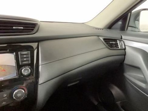 Used 2020 Nissan Rogue S AWD/4WD image 35