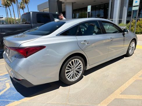 Used 2020 Toyota Avalon Limited w/ Advanced Safety Package FWD image 3