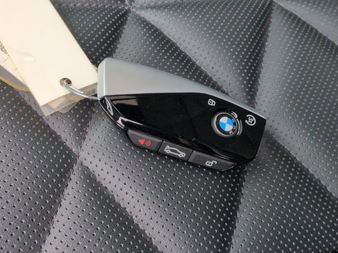 Used 2026 BMW 740i w/ Premium Package RWD image 33