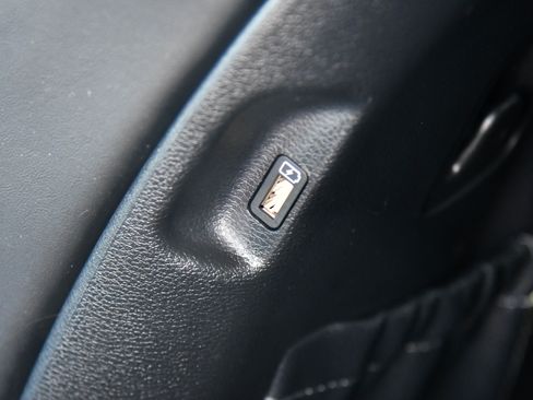 Used 2022 Kia Telluride LX image 38