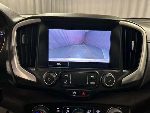 Used 2024 GMC Terrain SLT w/ Elevation Edition image 18