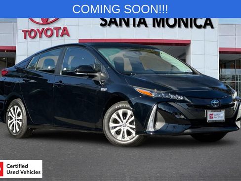 Certified 2022 Toyota Prius Prime XLE FWD image 1