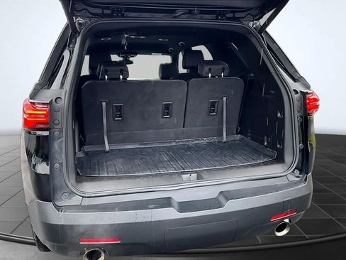 Used 2023 Chevrolet Traverse LT FWD image 19