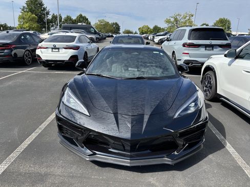 Used 2024 Chevrolet Corvette Stingray Preferred Cpe w/ Z51 Performance Package RWD image 3