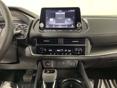 Used 2026 Nissan Rogue SV FWD image 19
